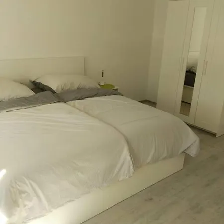 Helle 2z Whg Mit Balkon Zur Sudseite Apartment *