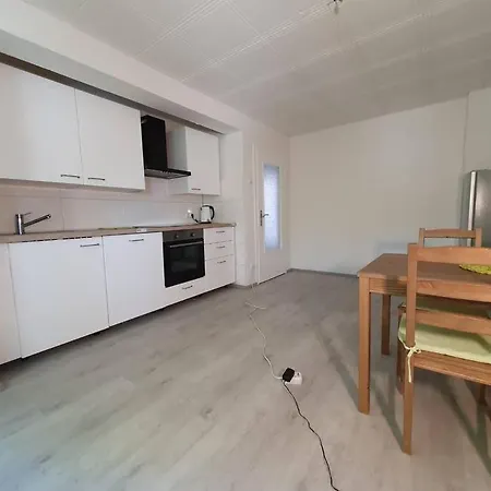Helle 2z Whg Mit Balkon Zur Sudseite Apartment *