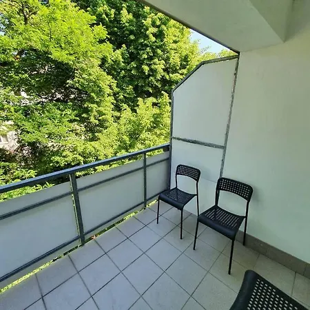 Helle 2z Whg Mit Balkon Zur Sudseite *